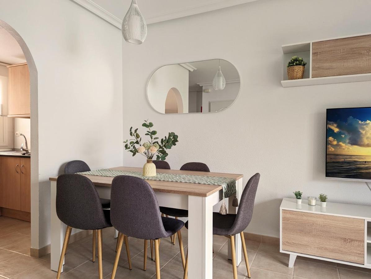 Apartamento Las Palmeras - Con Terraza, Barbacoa, Aire Acondicionado Y A 250M De La Playa! Los Alcazares Bagian luar foto